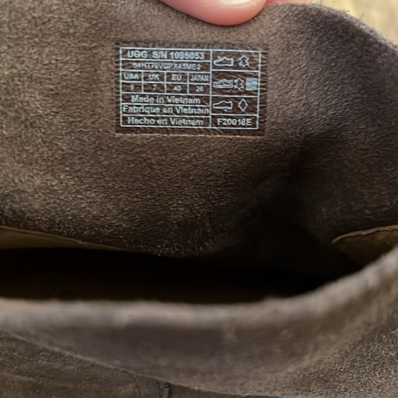 NWOT UGG Bandera Booties Ankle Boots Brown Suede Size 9 - Picture 7 of 8